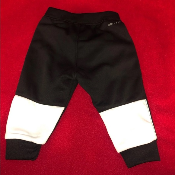SOLD - Boys Nike dri-fit set - Picture 5 of 7